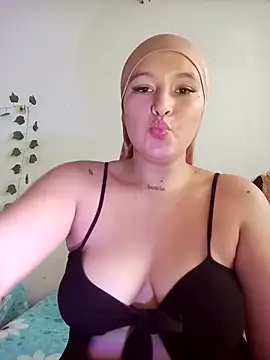 Celeste camila18 online show from 10.25.25