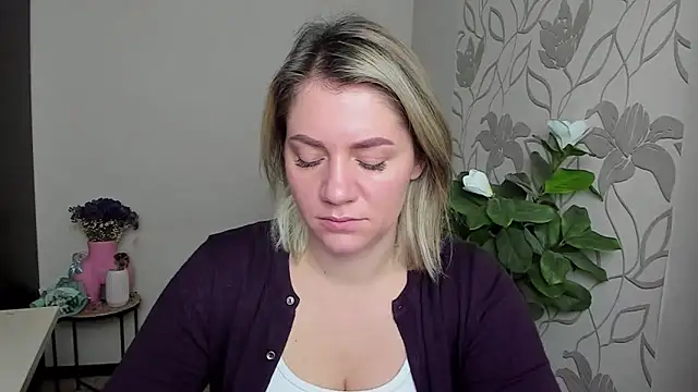 MariaSttone online show from 10.14.25