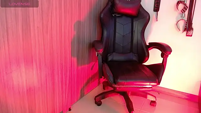 Snapshot of Alisson_Beckett chatting on 01.20.25 Alisson Beckett online show from 01.20.25