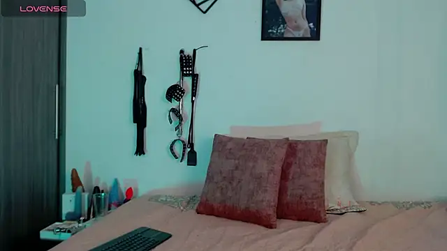 Snapshot of Alisson_Beckett chatting on 02.21.25 Alisson Beckett online show from 02.21.25