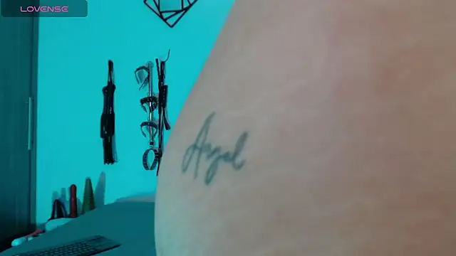 Snapshot of Alisson_Beckett chatting on 03.20.25 Alisson Beckett online show from 03.20.25