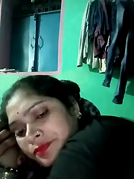 Snapshot of Chandni chatting on 01.21.25 Chandni online show from 01.21.25