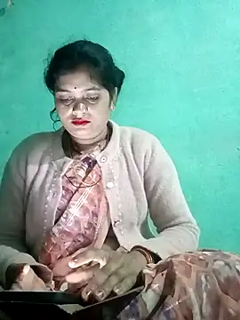 Snapshot of Chandni chatting on 02.05.25 Chandni online show from 02.05.25