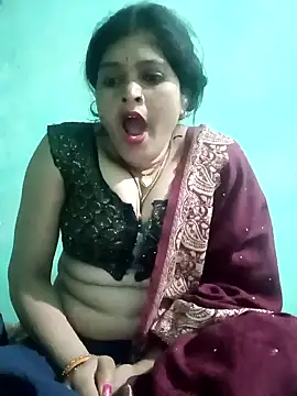 Snapshot of Chandni chatting on 02.05.25 Chandni online show from 02.05.25