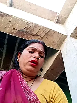 Snapshot of Chandni chatting on 02.16.25 Chandni online show from 02.16.25