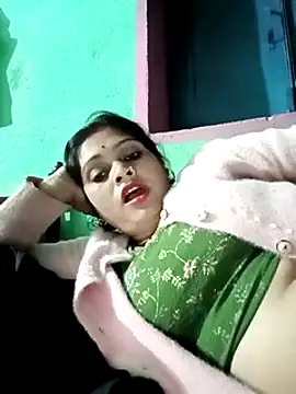 Snapshot of Chandni chatting on 02.16.25 Chandni online show from 02.16.25