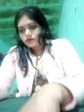 Snapshot of Chandni chatting on 02.17.25 Chandni online show from 02.17.25