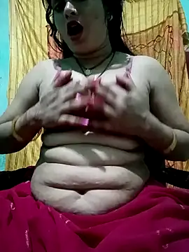 Snapshot of Chandni chatting on 02.18.25 Chandni online show from 02.18.25