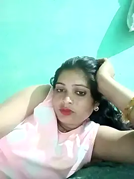 Snapshot of Chandni chatting on 02.19.25 Chandni online show from 02.19.25