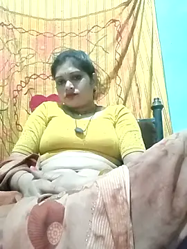 Snapshot of Chandni chatting on 02.22.25 Chandni online show from 02.22.25