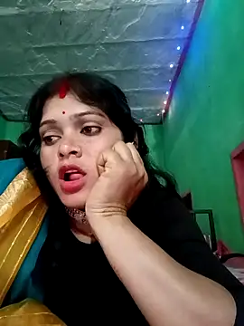 Snapshot of Chandni chatting on 02.24.25 Chandni online show from 02.24.25