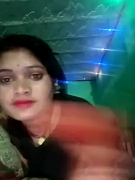Snapshot of Chandni chatting on 02.25.25 Chandni online show from 02.25.25