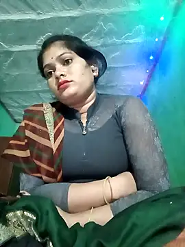 Snapshot of Chandni chatting on 02.28.25 Chandni online show from 02.28.25