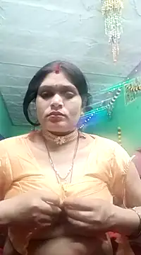 Snapshot of Chandni chatting on 03.08.25 Chandni online show from 03.08.25