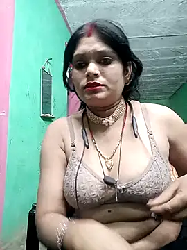 Snapshot of Chandni chatting on 03.08.25 Chandni online show from 03.08.25