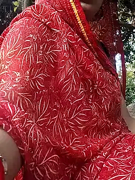 Snapshot of Chandni chatting on 09.20.25 Chandni online show from 09.20.25