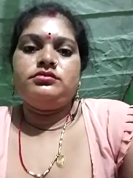 Snapshot of Chandni chatting on 09.23.25 Chandni online show from 09.23.25