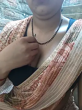 Snapshot of Chandni chatting on 11.11.25 Chandni online show from 11.11.25