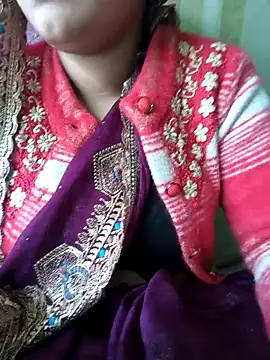 Snapshot of Chandni chatting on 11.15.25 Chandni online show from 11.15.25