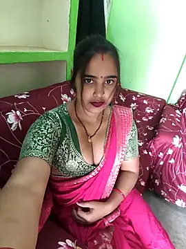 Snapshot of Chandni chatting on 11.21.25 Chandni online show from 11.21.25