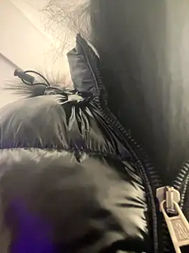 Snapshot of FeetVibe chatting on 10.04.25 FeetVibe online show from 10.04.25