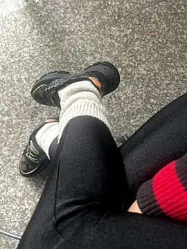 Snapshot of FeetVibe chatting on 10.07.25 FeetVibe online show from 10.07.25