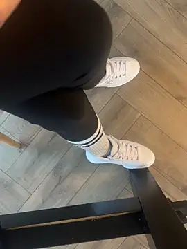 Snapshot of FeetVibe chatting on 10.20.25 FeetVibe online show from 10.20.25