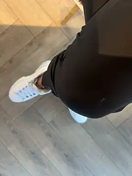 Snapshot of FeetVibe chatting on 10.31.25 FeetVibe online show from 10.31.25