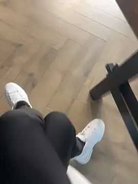 Snapshot of FeetVibe chatting on 11.05.25 FeetVibe online show from 11.05.25