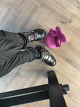 Snapshot of FeetVibe chatting on 02.12.26 FeetVibe online show from 02.12.26