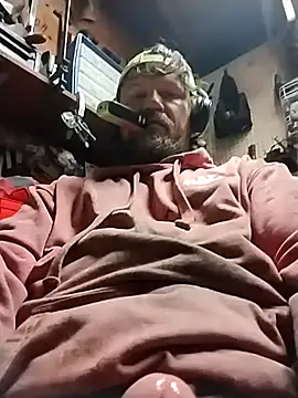 hornygiltz92 online show from 12.04.25