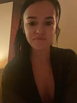 Snapshot of English-Chloe96 chatting on 02.26.25 English-Chloe96 online show from 02.26.25