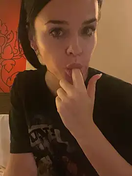 Snapshot of English-Chloe96 chatting on 03.04.25 English-Chloe96 online show from 03.04.25