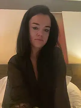 Snapshot of English-Chloe96 chatting on 10.22.25 English-Chloe96 online show from 10.22.25