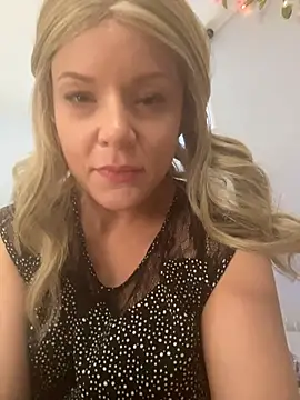 EllaSnow online show from 04.06.26