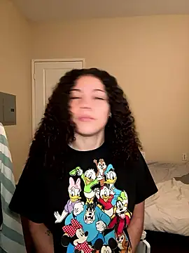 Snapshot of ladylavish chatting on 12.03.24 ladylavish online show from 12.03.24