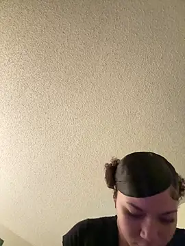 Snapshot of ladylavish chatting on 12.14.24 ladylavish online show from 12.14.24