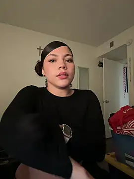 Snapshot of ladylavish chatting on 12.15.24 ladylavish online show from 12.15.24