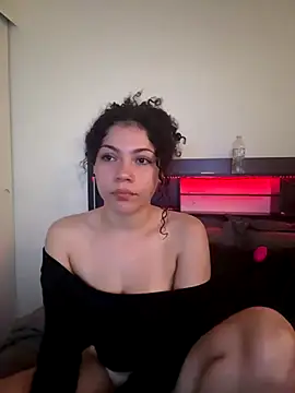 Snapshot of ladylavish chatting on 09.27.25 ladylavish online show from 09.27.25