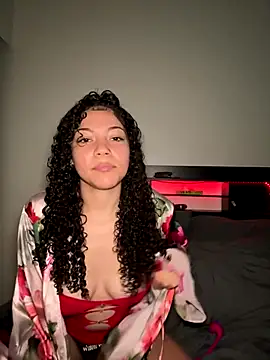 Snapshot of ladylavish chatting on 10.03.25 ladylavish online show from 10.03.25