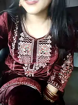 Snapshot of karishma chatting on 01.01.25 karishma online show from 01.01.25