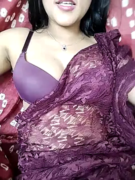 Snapshot of karishma chatting on 01.07.25 karishma online show from 01.07.25