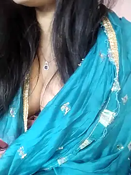 Snapshot of karishma chatting on 01.08.25 karishma online show from 01.08.25