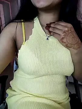 Snapshot of karishma chatting on 01.09.25 karishma online show from 01.09.25