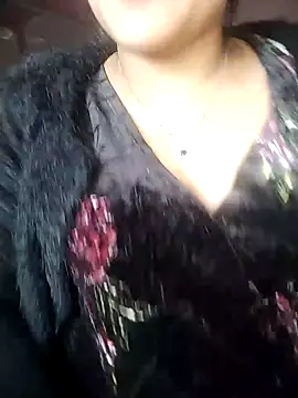 Snapshot of karishma chatting on 01.12.25 karishma online show from 01.12.25