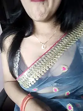 Snapshot of karishma chatting on 02.05.25 karishma online show from 02.05.25