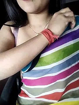 Snapshot of karishma chatting on 02.09.25 karishma online show from 02.09.25