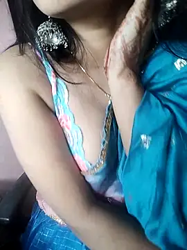 Snapshot of karishma chatting on 02.13.25 karishma online show from 02.13.25