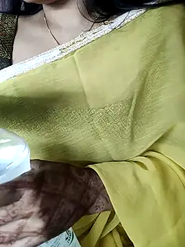 Snapshot of karishma chatting on 02.13.25 karishma online show from 02.13.25