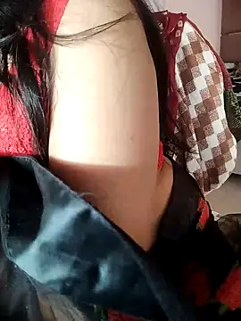 Snapshot of karishma chatting on 02.16.25 karishma online show from 02.16.25